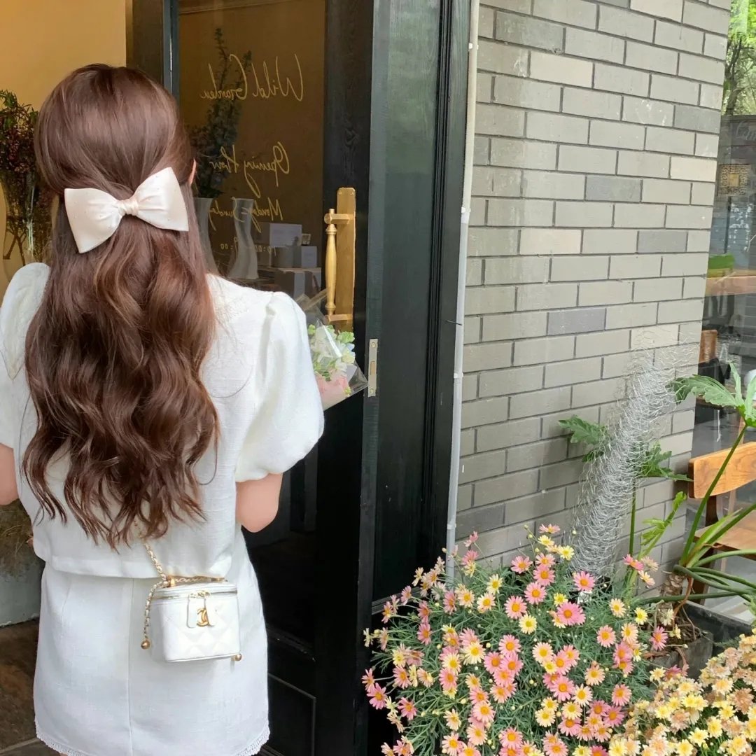 亚历克斯·克罗斯第一季